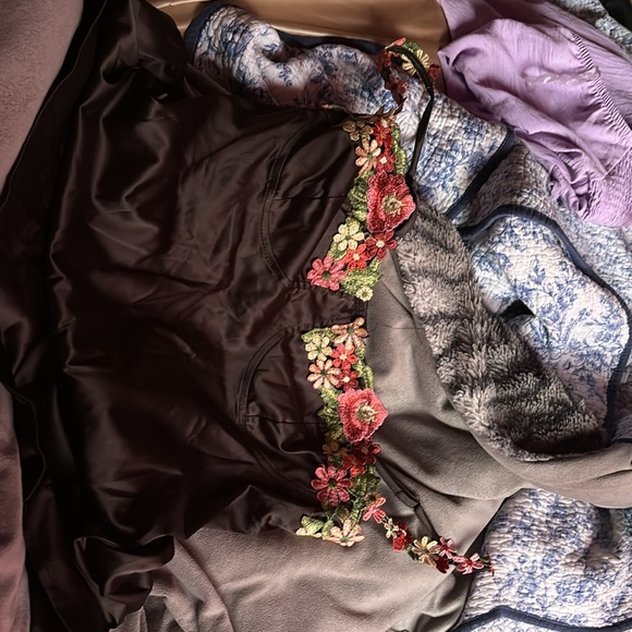 black dress with flower top - Picture 2 of 3